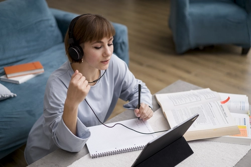 student attending online English fluency class